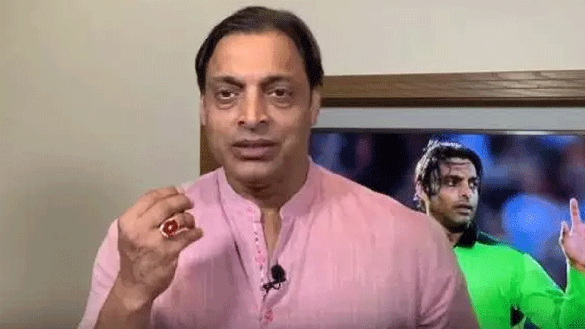 লাইভ টকশো থামিয়ে শোয়েব আখতারকে বেরিয়ে যেতে বললেন সঞ্চালক!