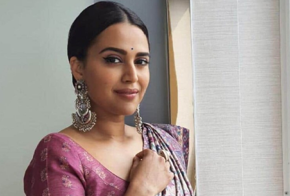 শ্লীলতাহানী চেষ্টার অভিযোগে মামলা করলেন স্বরা ভাস্কর