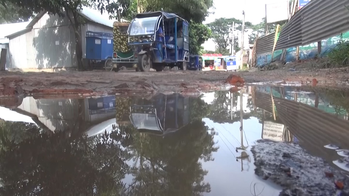 সোনারগাঁওয়ের ভয়াবহ বেহাল সড়ক