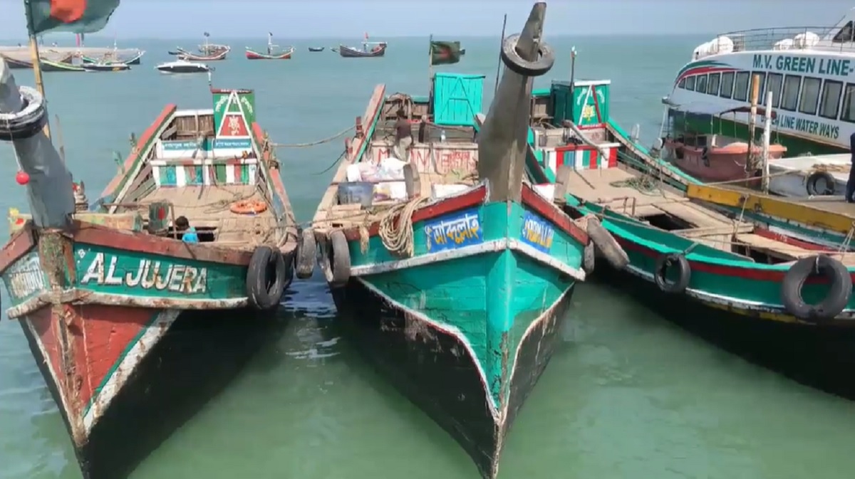 জাহাজ চলাচল শুরু না হওয়া পর্যন্ত সেন্টমার্টিনে ভ্রমণ নিষেধাজ্ঞা জারি