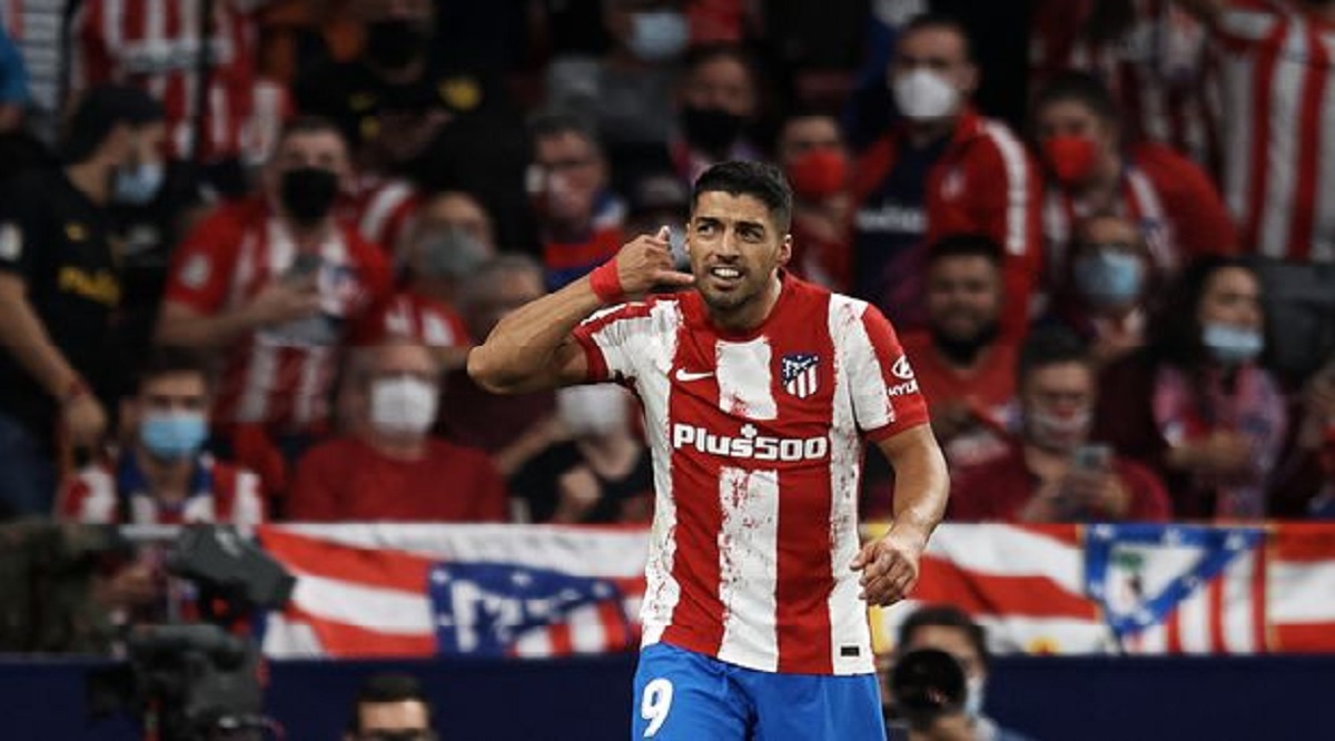 ফোনকলের ভঙ্গিতে মধুর প্রতিশোধ নিলেন সুয়ারেজ