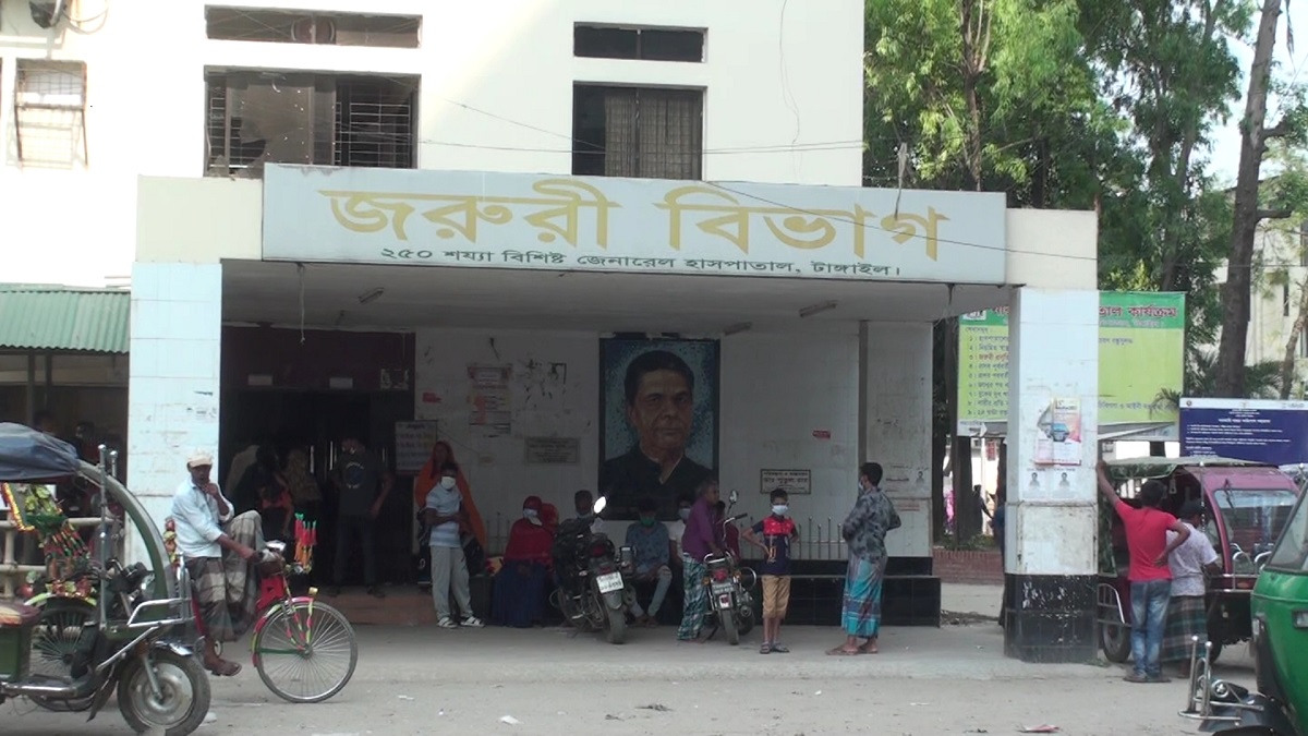 টাঙ্গাইলে ট্রেনে কাটা পড়ে মা-ছেলে নিহত