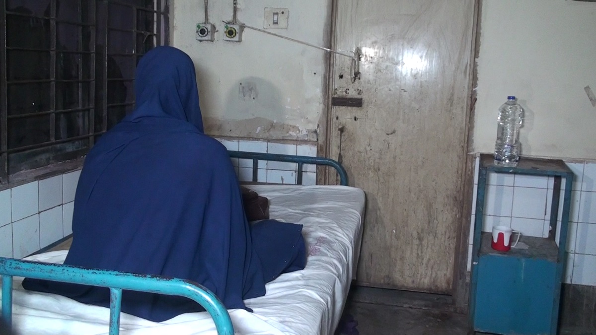 মোবাইলে পরিচয়ের পর প্রেম, ডেকে নিয়ে ধর্ষণ করলো মামা-ভাগ্নে