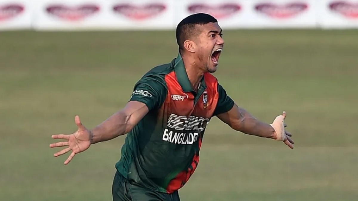 বিশ্বকাপে গতির ঝড় তাসকিনের