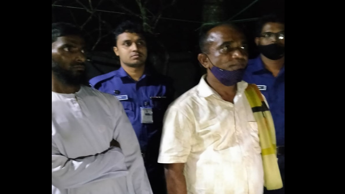 ঝালকাঠিতে টিসিবি পণ্য কালোবাজারে বিক্রির দায়ে গ্রেফতার ডিলার