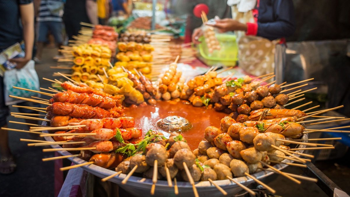 বন্ধ হওয়ার হুমকিতে থাইল্যান্ডের স্ট্রিটফুড