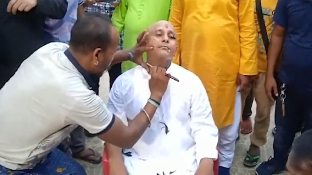 মাথা ন্যাড়া করে বিজেপি করার প্রায়শ্চিত্ত বিধায়কের!