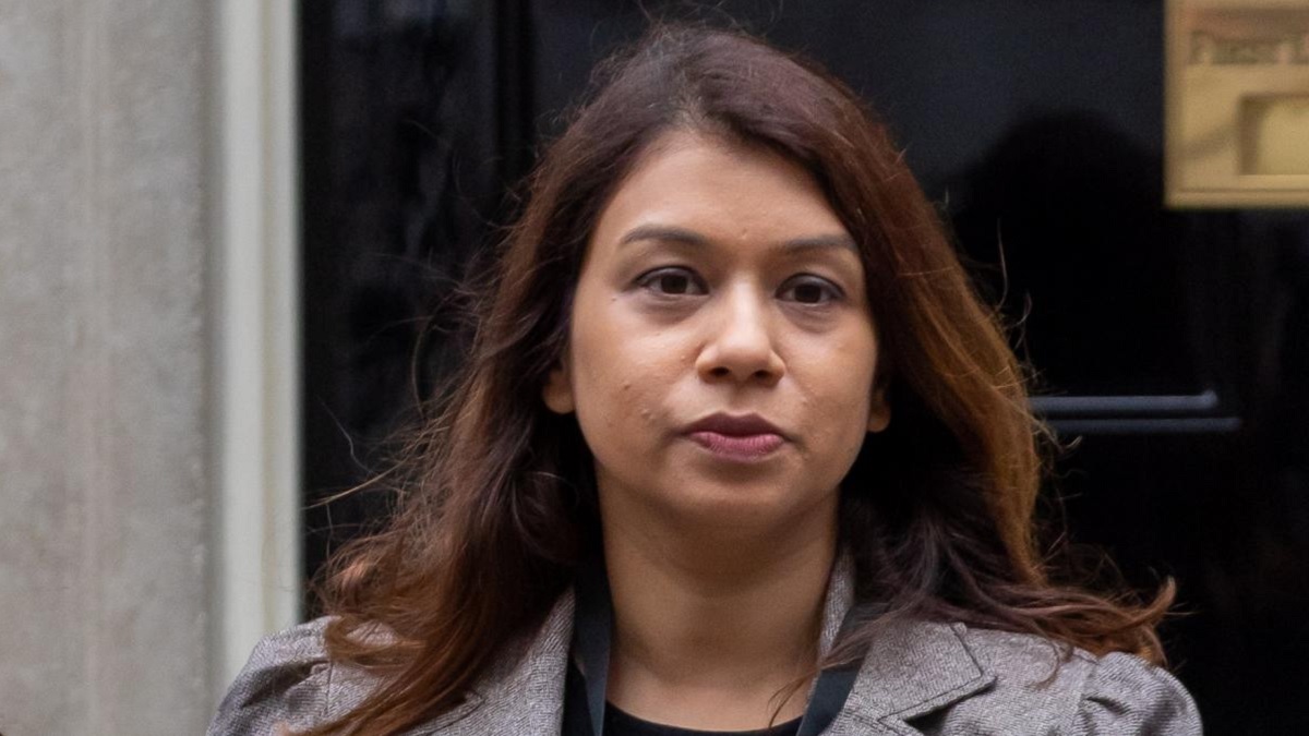 লন্ডনে বঙ্গবন্ধুর নাতনির গাড়িতে হামলা