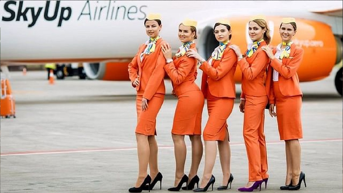 কেবিন ক্রুদের আঁটসাঁট পোশাক বাতিল করল ইউক্রেন