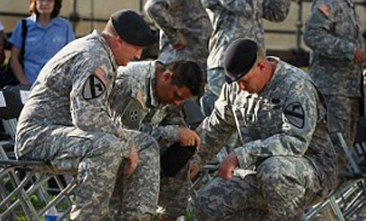 মার্কিন পুরুষ সেনা সদস্যরা ডুবছেন হতাশায়, ২০২০ সালে আত্মহত্যায় রেকর্ড