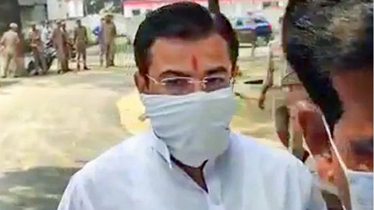 গাড়িচাপায় কৃষক হত্যায় ভারতের স্বরাষ্ট্র প্রতিমন্ত্রীর ছেলে গ্রেফতার