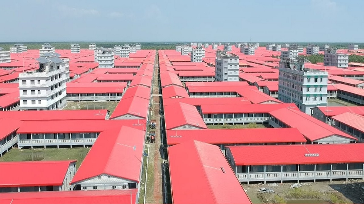 রোহিঙ্গাদের ভাসানচরে স্থানান্তর ও অবকাঠামো নির্মাণে আর্থিক সহযোগিতা চায় সরকার