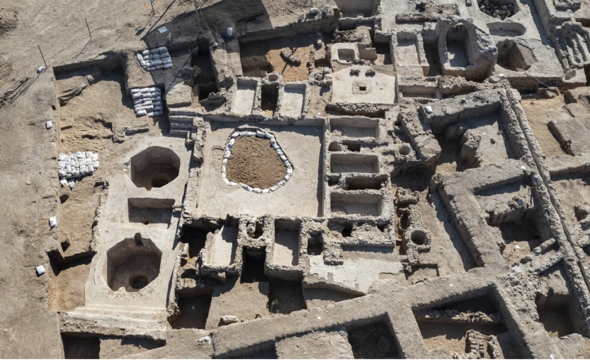 মাটির নিচে হাজার বছরের বিশাল মদের কারখানা উদ্ধার