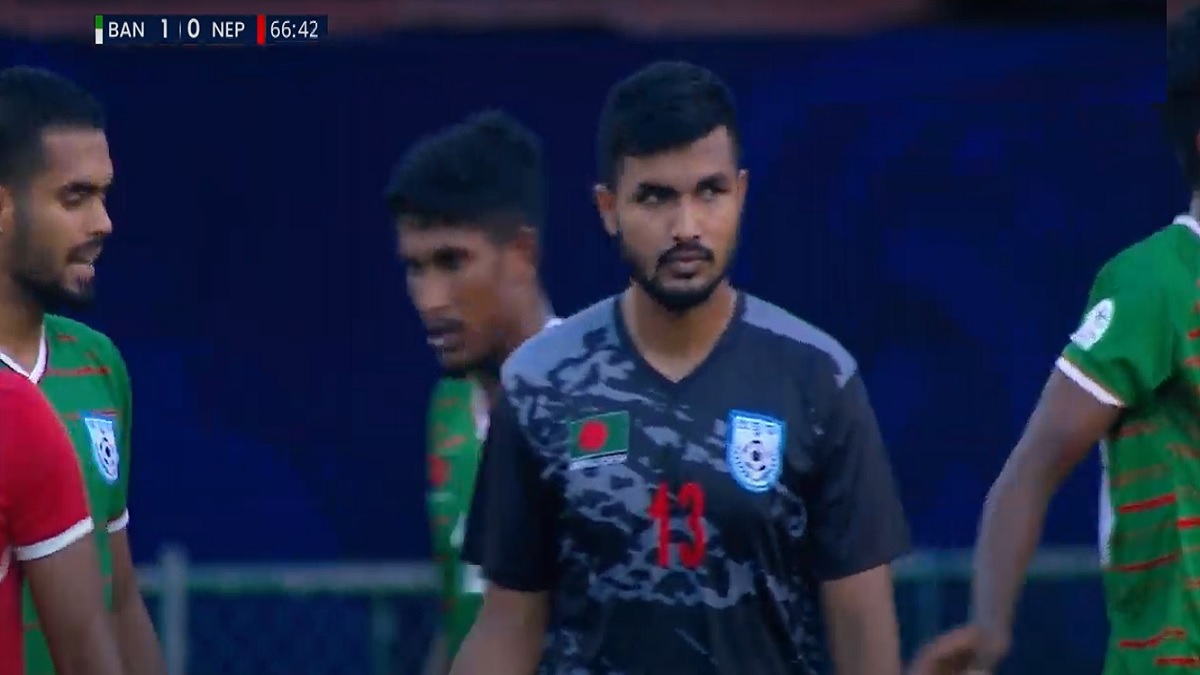 লাল কার্ড খেয়ে মাঠের বাইরে বাংলাদেশের আশা বাঁচিয়ে রাখা জিকো