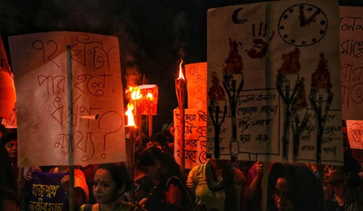 সাক্ষ্য আইনের বিতর্কিত ধারা বাতিলের দাবিতে শেকল ভাঙার পদযাত্রা