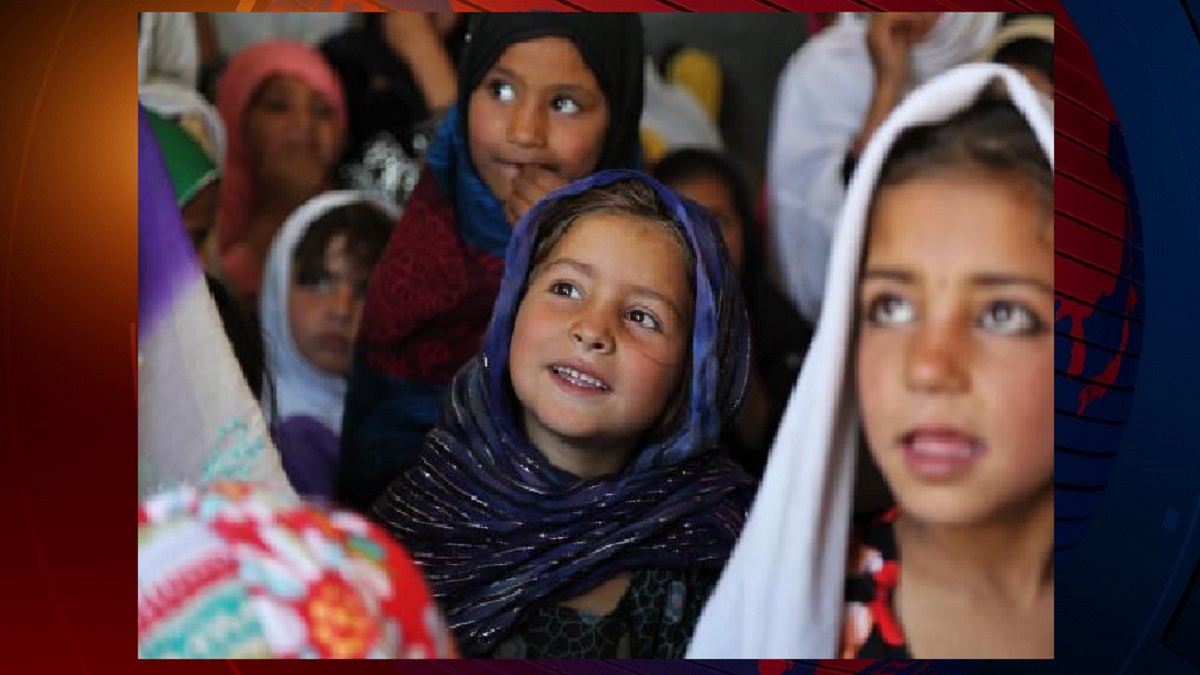 মোহরানার টাকায় অনাহারমুক্তির আশায় ২ নাবালিকা কন্যাকে বিয়ে দিলেন আফগান বাবা