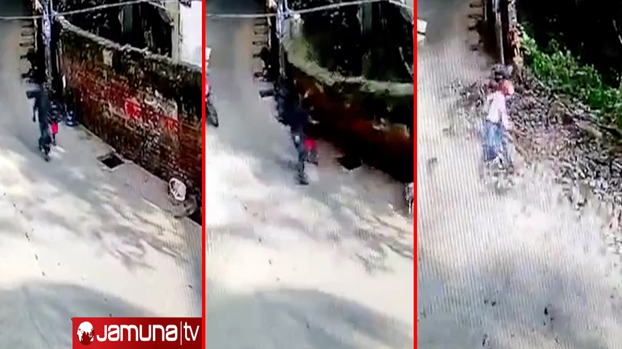 আজিমপুরে দেয়াল ধসে বাবার সামনে সন্তানের মৃত্যু