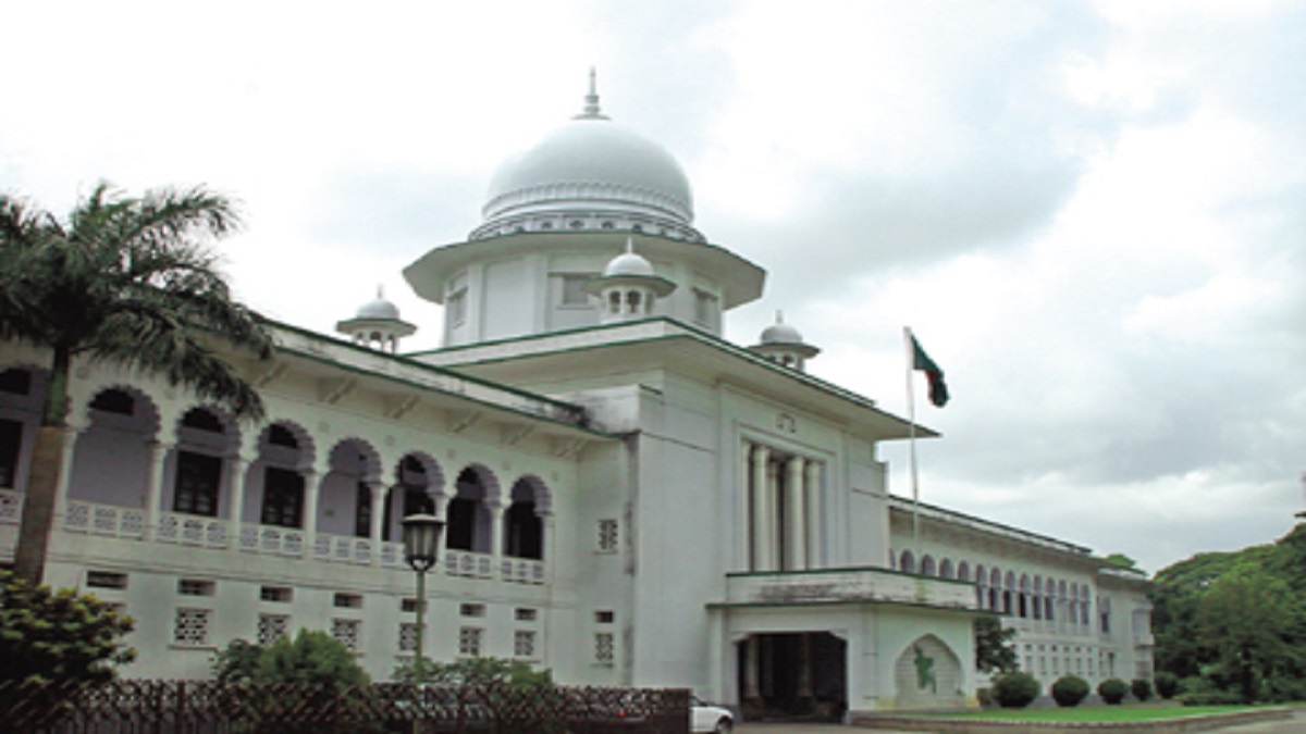 আদালতে হাজির হয়ে ক্ষমা চেয়েছেন বিচারক কামরুন্নাহার