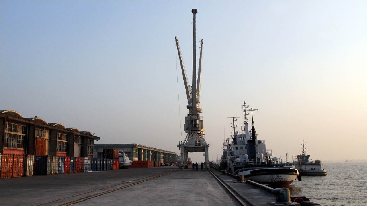 মোংলা বন্দরে পণ্য পরীক্ষা নিয়ে হয়রানির অভিযোগ