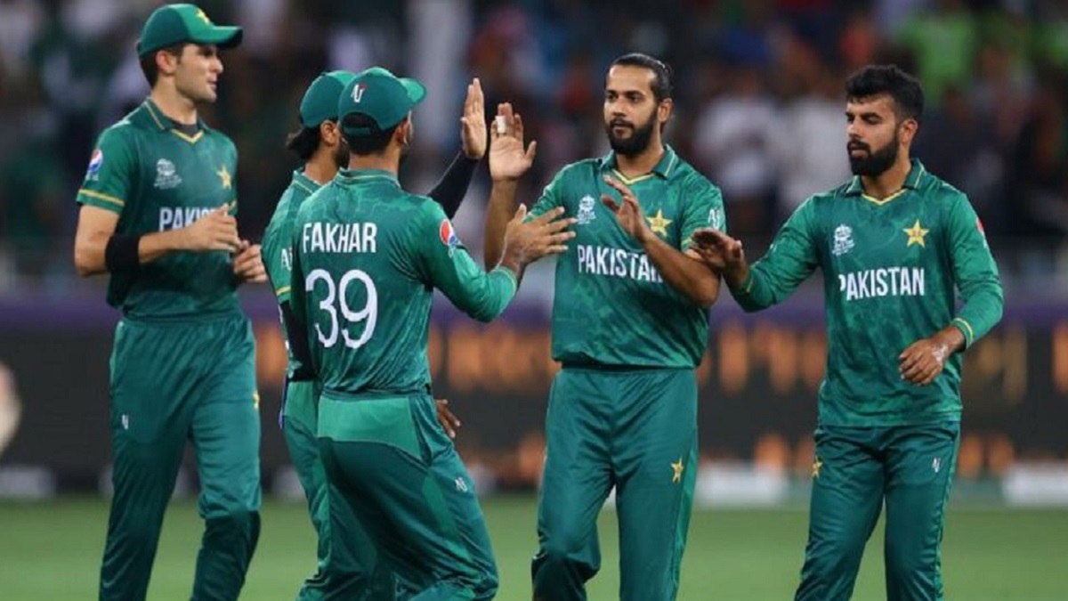 পাকিস্তান দলের সাথে ঢাকায় আসেননি বাবর আজম-শোয়েব মালিক