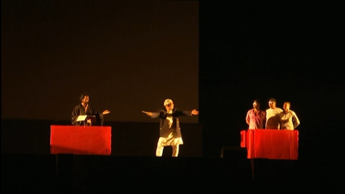 গণহত্যার সাক্ষী রাবির জোহা হল পুরোটাই যখন মঞ্চ