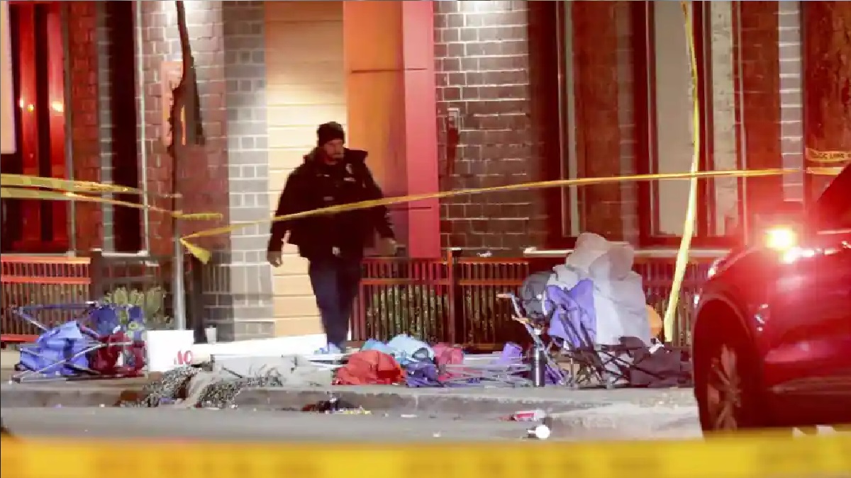 যুক্তরাষ্ট্রে গাড়ি তুলে দিয়ে হতাহত, অনুমতি ছাড়া নিহতদের তথ্য দেবে না পুলিশ