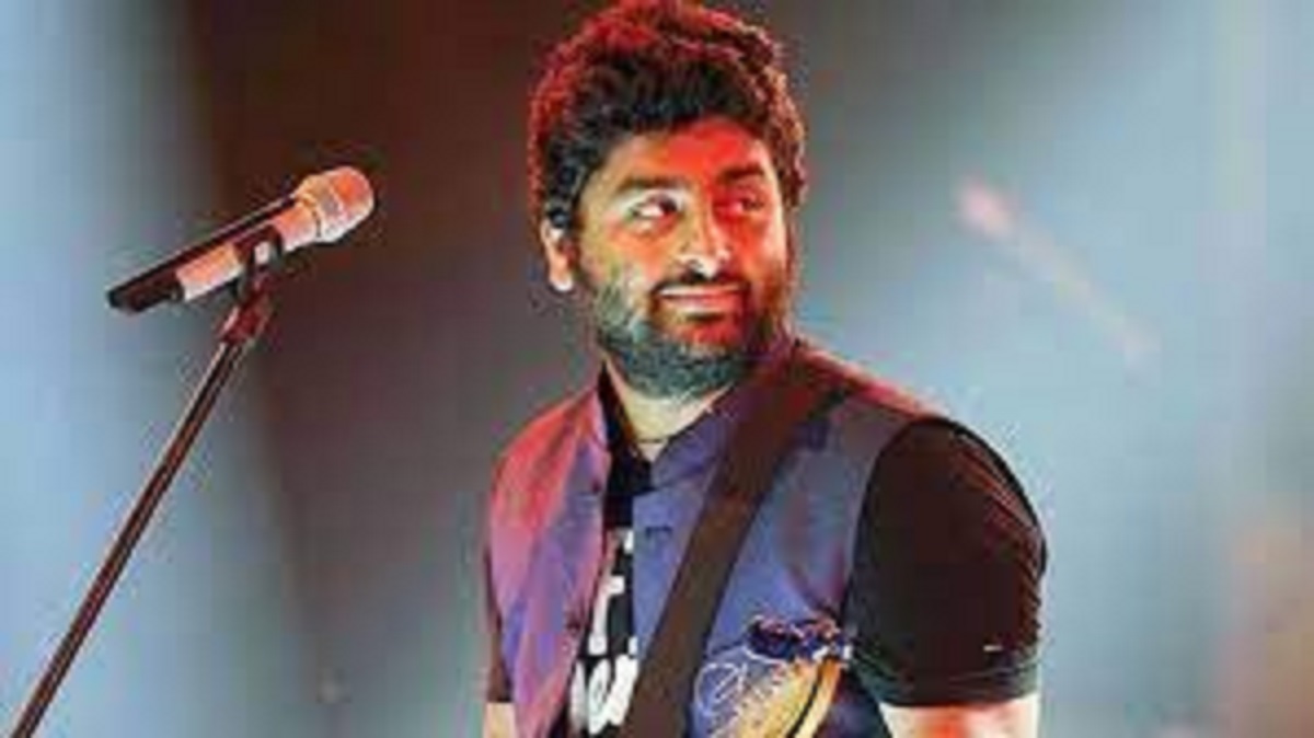 ভারতে পাক-শিল্পীদের গান বন্ধ নিয়ে প্রকাশ্যে প্রশ্ন ছুঁড়লেন অরিজিৎ (ভিডিও)