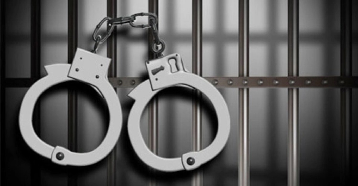 বগুড়ায় মার্কেটের গেটের তালা কেটে ডাকাতির ঘটনায় গ্রেফতার ৫