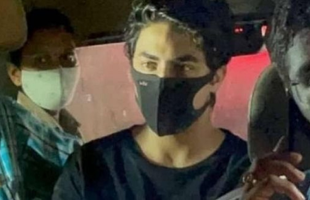 আরিয়ানের জন্য দেহরক্ষী খুঁজছেন শাহরুখ