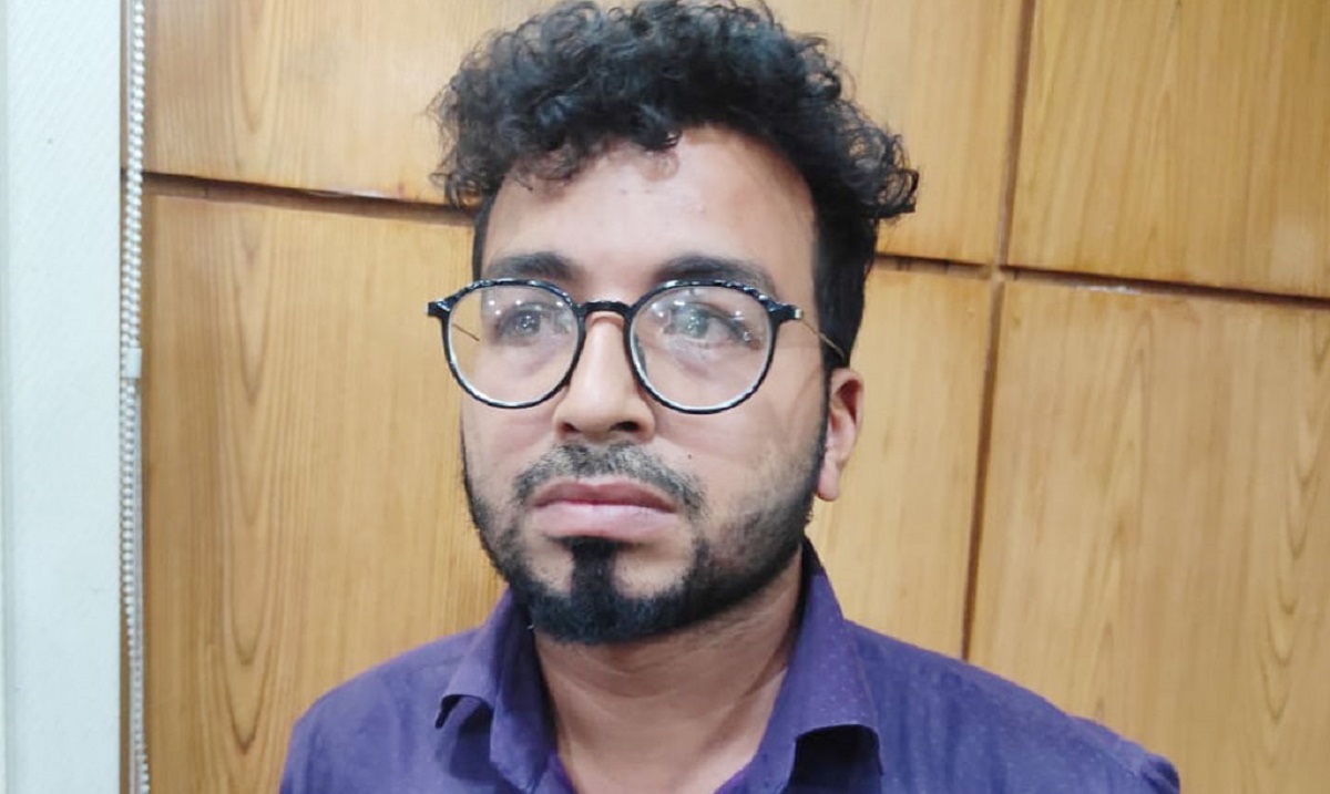 ব্রাহ্মণবাড়িয়ায় প্রতারণার অভিযোগে আটক সাবেক ব্যাংক কর্মকর্তা