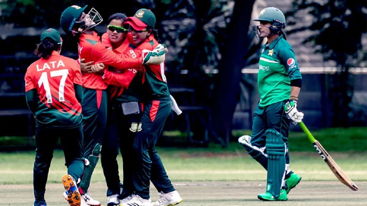 পাকিস্তানকে ৩ উইকেটে হারিয়ে শুভ সূচনা করলো বাংলাদেশ