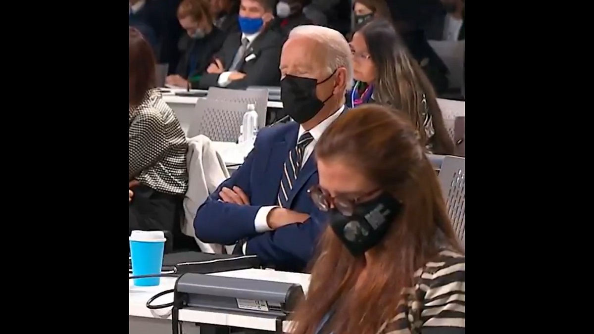 সম্মেলন চলাকালীন ঘুমালেন বাইডেন, কথা না শুনেই দিলেন তালি