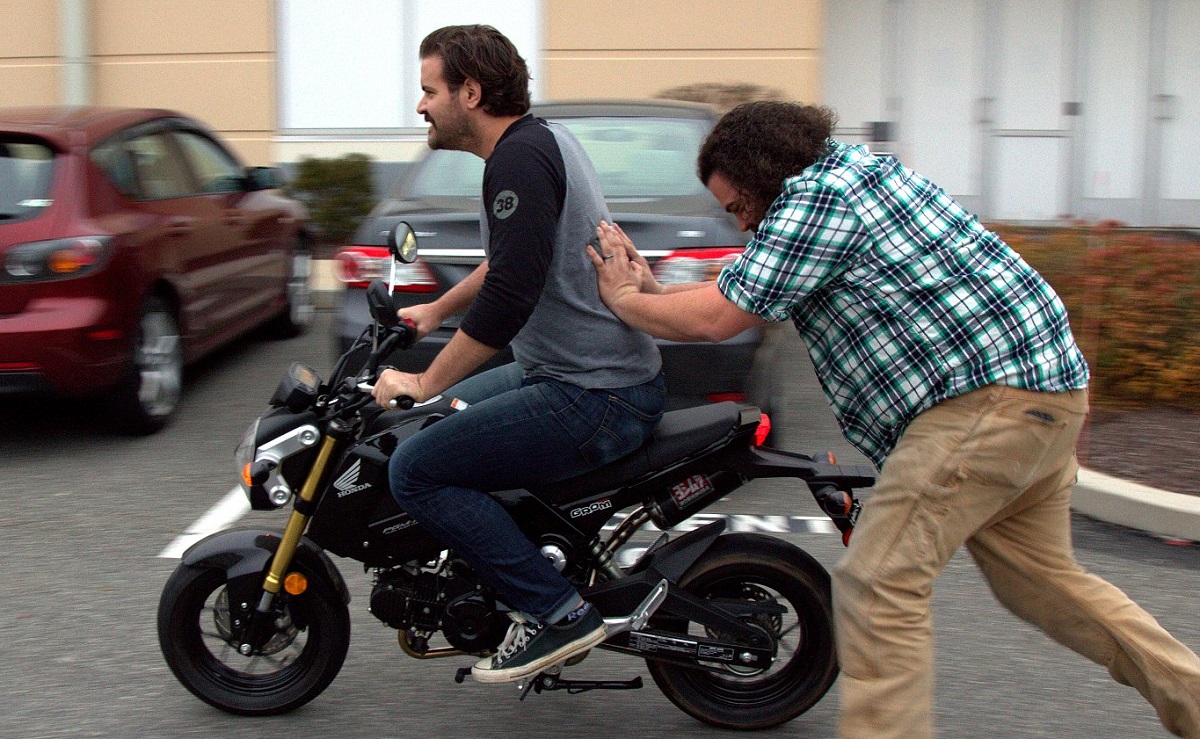 শীতকালে মোটরবাইকে স্টার্টের সমস্যা? জেনে নিন সমাধান