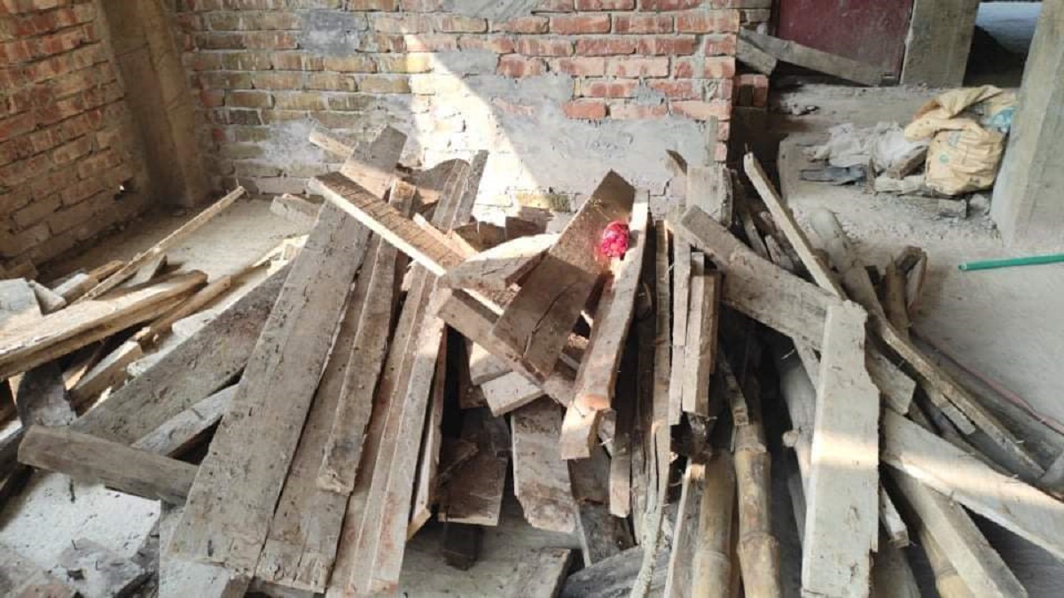 এক লাখ টাকা না দিলে বোমা বিস্ফোরণ হবে!