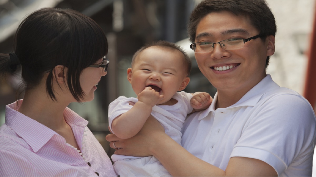 চীনের কর্মজীবী নারীরা সন্তান নিলে পাবেন পূর্ণ বেতনে এক বছরের মাতৃত্বকালীন ছুটি