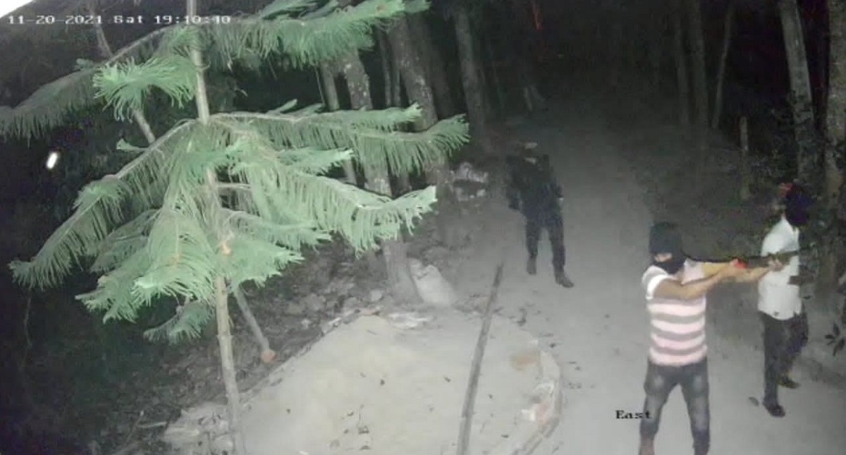 কোম্পানীগঞ্জ আ.লীগ সভাপতির বাড়িতে গুলি, ককটেল বিস্ফোরণ ও ভাঙচুর