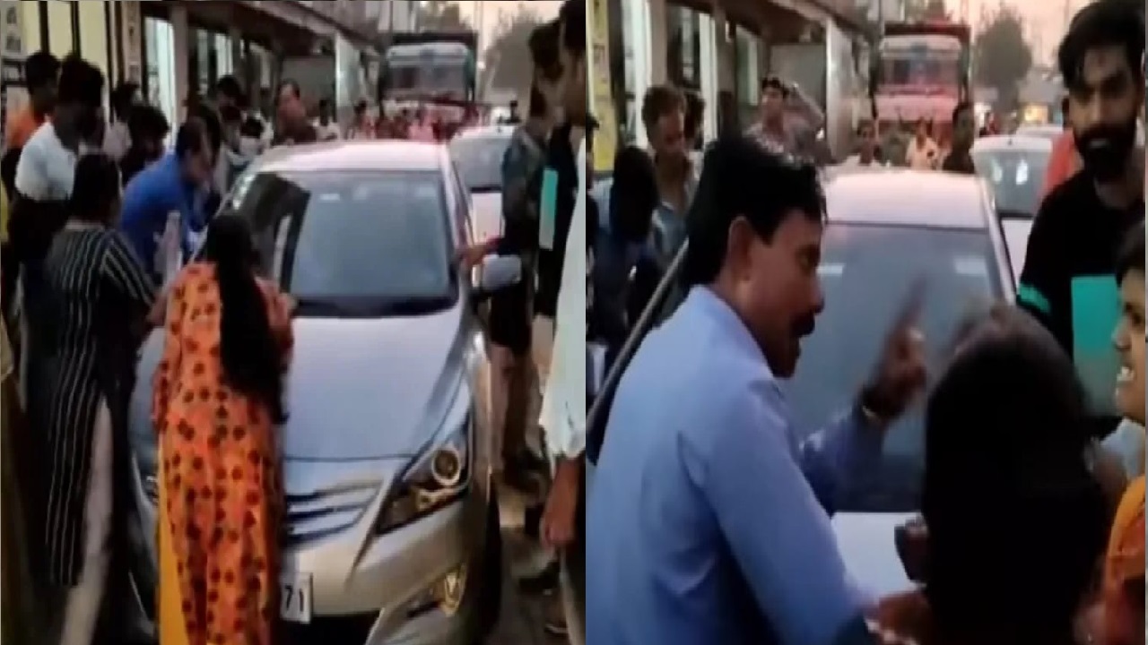 বাবা ও বাবার প্রেমিকাকে পেটালো দুই মেয়ে