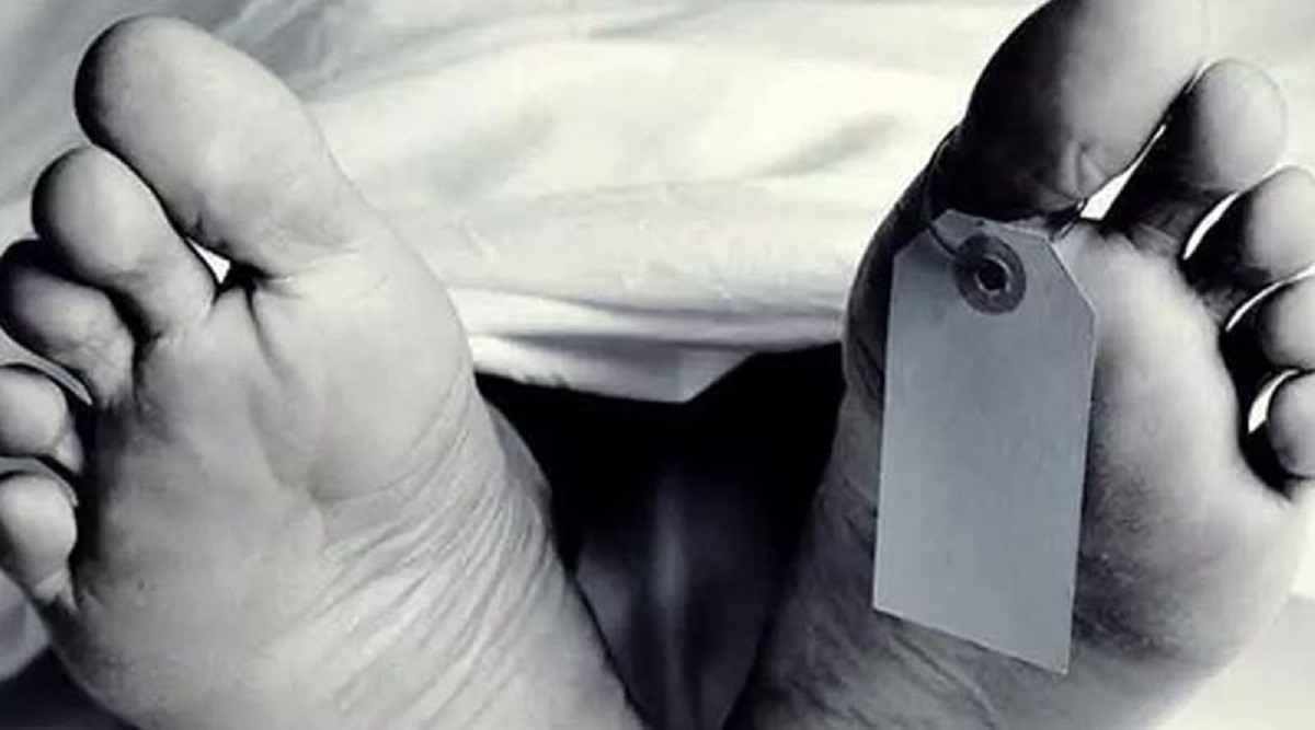 মারধর ও গালিগালাজে অধৈর্য্য হয়ে বাবাকে পিটিয়ে মারলো মেয়ে!