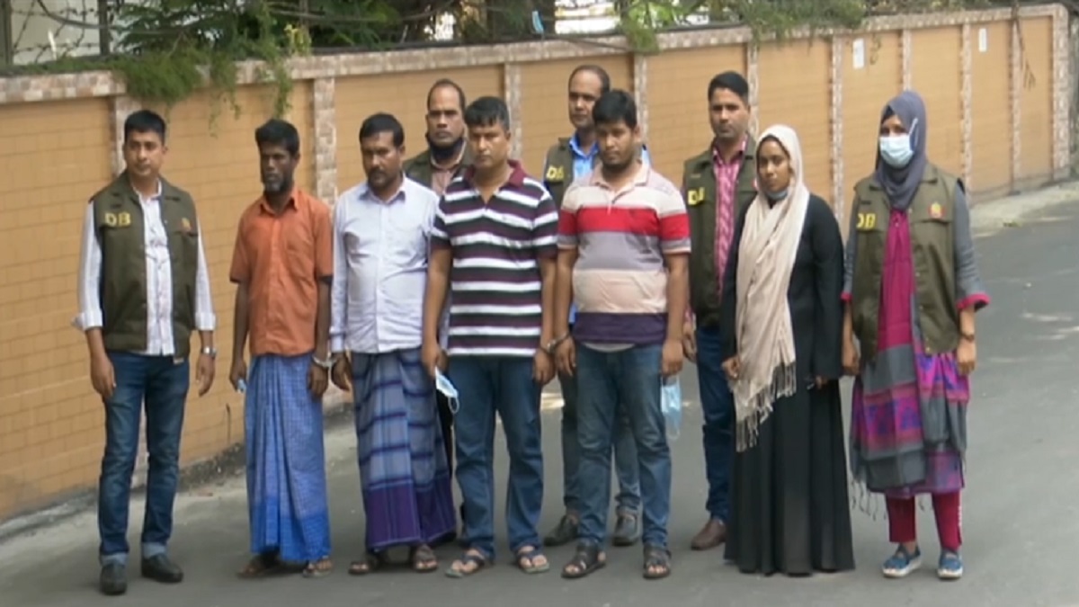 আইনশৃঙ্খলা বাহিনী পরিচয়ে ডাকাতি করতেন তারা; ধরা পড়লেন ডিবির জালে