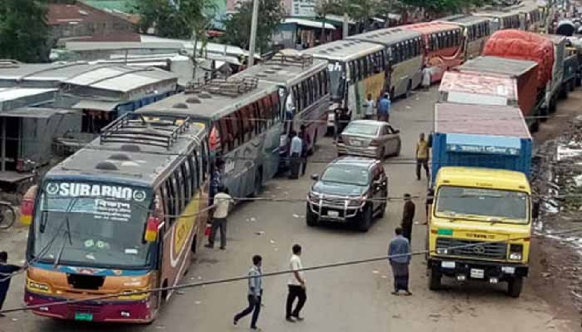 ফেরি সংকটে দৌলতদিয়ায় যানবাহনের সারি
