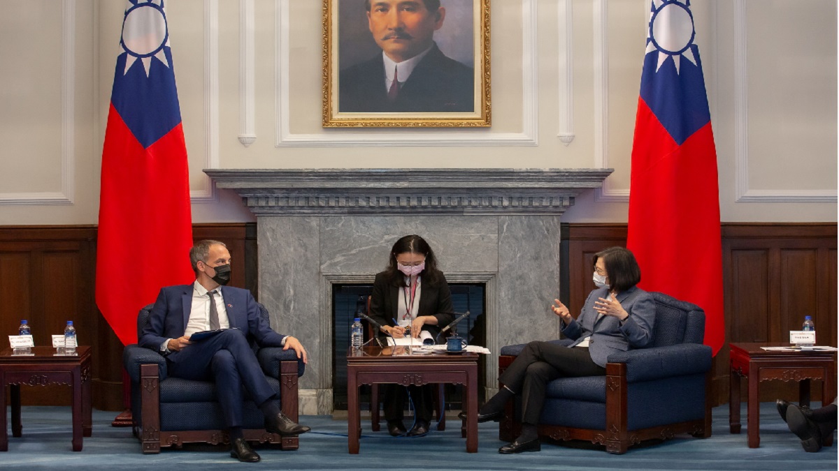 ‘চীনের বিরুদ্ধে তাইওয়ানের সাথে আছে পুরো ইউরোপ’