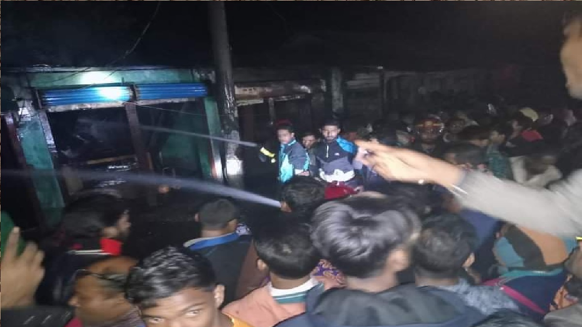 গাইবান্ধায় আগুনে পুড়ে ছাই ৪ দোকান