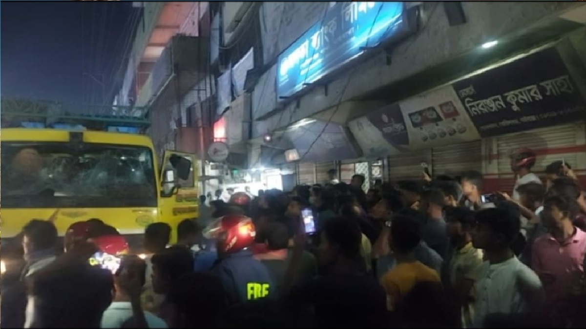 গাইবান্ধায় ট্রাক চাপায় মা- ছেলের মৃত্যু