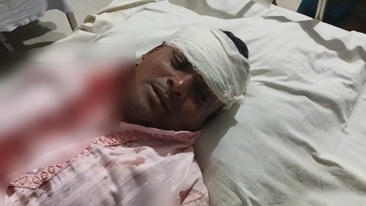 ২০ টাকা চাঁদার জন্য আ’লীগ নেতাকে শ্রমিক লীগ নেতার মারধর!