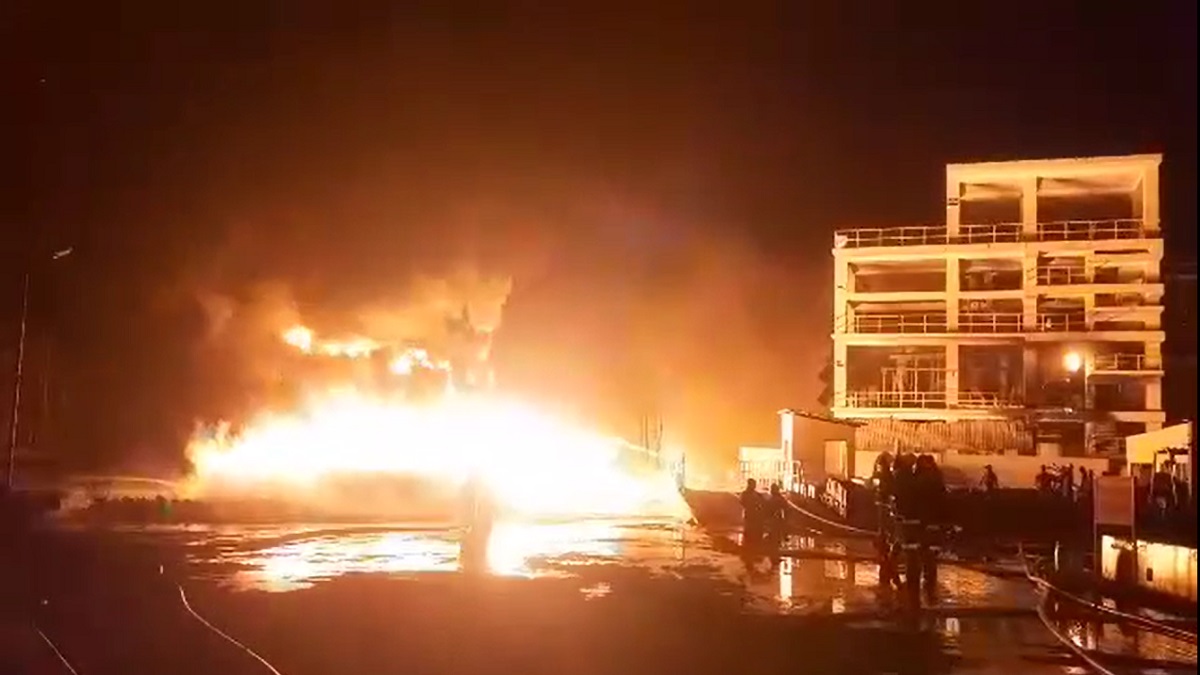 গাজীপুরে কেমিক্যাল কারখানায় আগুন