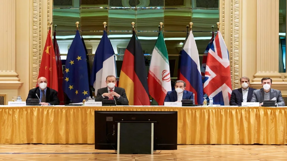 যুক্তরাষ্ট্রের নিষেধাজ্ঞার চাপে পরমাণু আলোচনায় রাজি হয়েছে ইরান