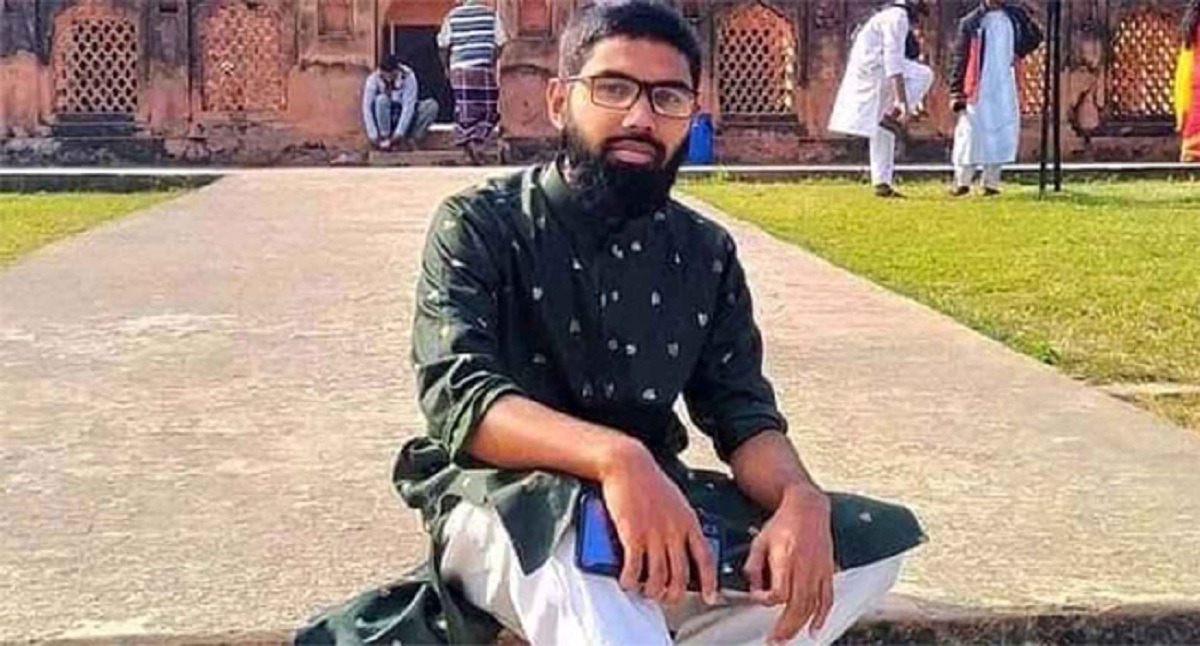 মাদরাসা থেকে ঢাবি ভর্তি পরীক্ষায় প্রথম হলেন জাকারিয়া; সব কৃতিত্ব দিলেন মাকে