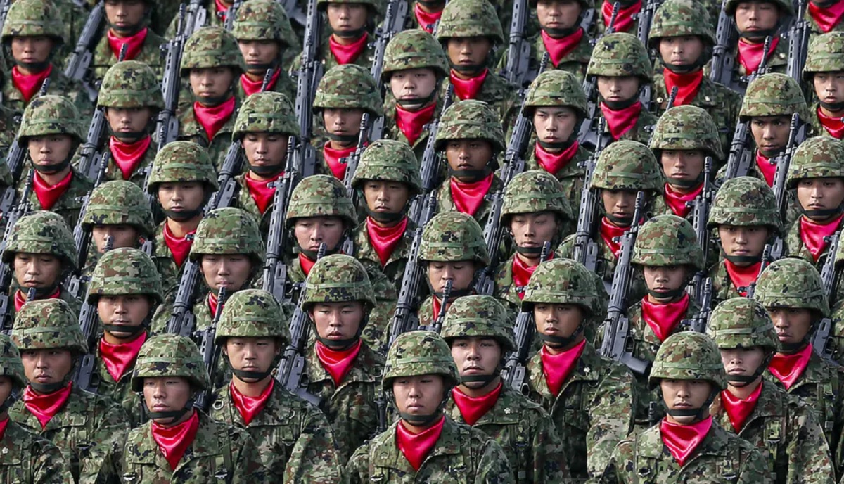 চীন ও উত্তর কোরিয়াকে টেক্কা দিতে সামরিক সক্ষমতা বাড়াচ্ছে জাপান