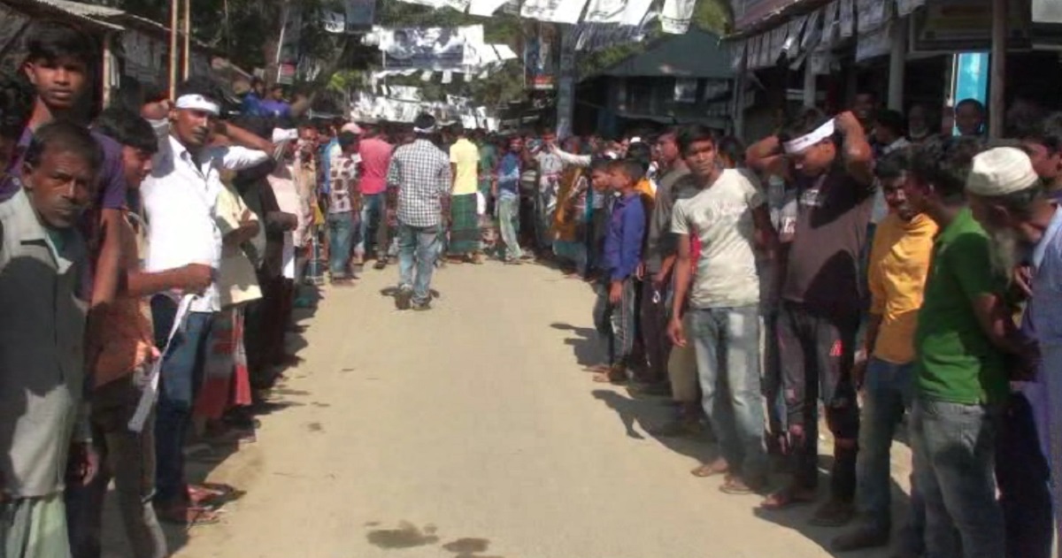 সীমান্ত হত্যার প্রতিবাদে মানববন্ধন লালমনিরহাটে