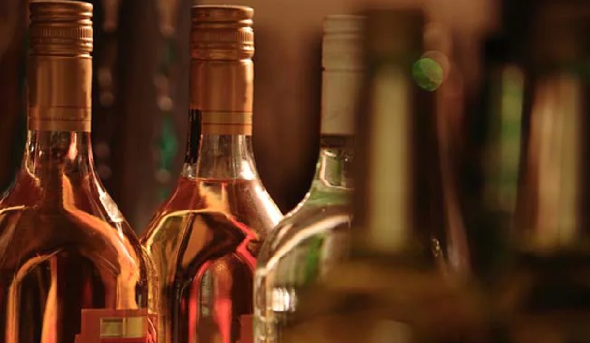 বিহারে মদপানে ২৪ জনের মৃত্যু; ধামাচাপা দিতে চাইছে সরকার